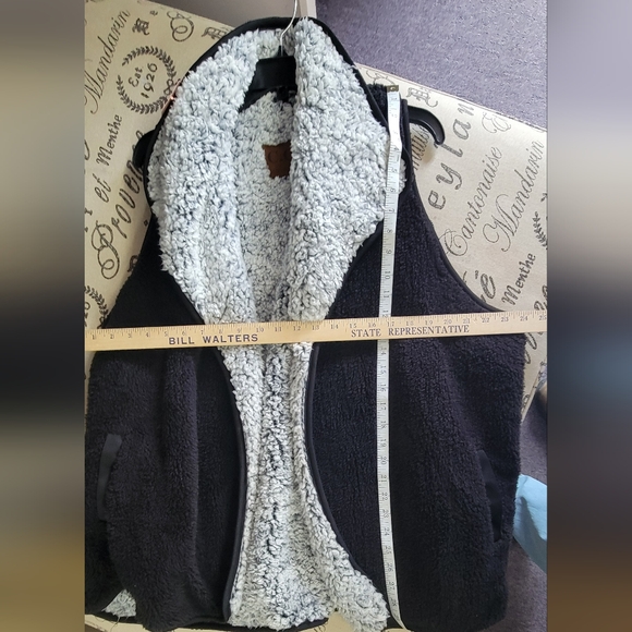 CC EXCLUSIVE REVERSIBLE FUZZY SHERPA VEST SIZE 3X - Picture 4 of 4